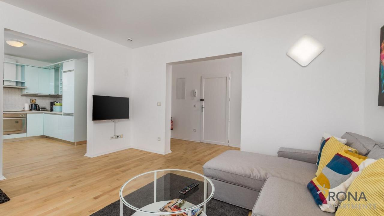 Rona Spacious Apartment With A Panoramic View Icici Exterior photo