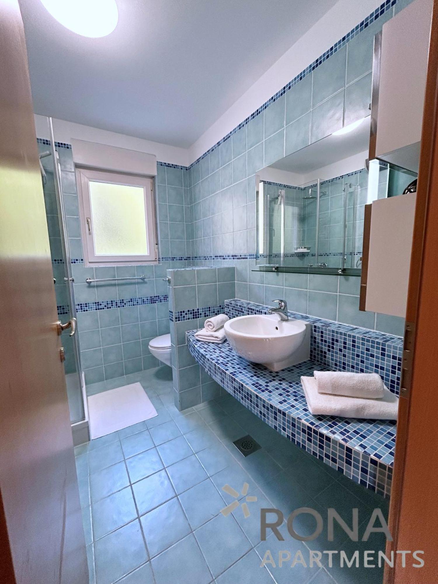 Rona Spacious Apartment With A Panoramic View Icici Exterior photo